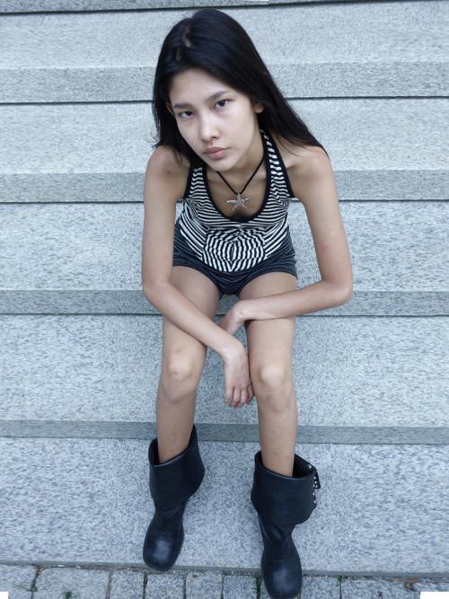 STRIPE HALTER NECK SLEEVELESS / IVORY