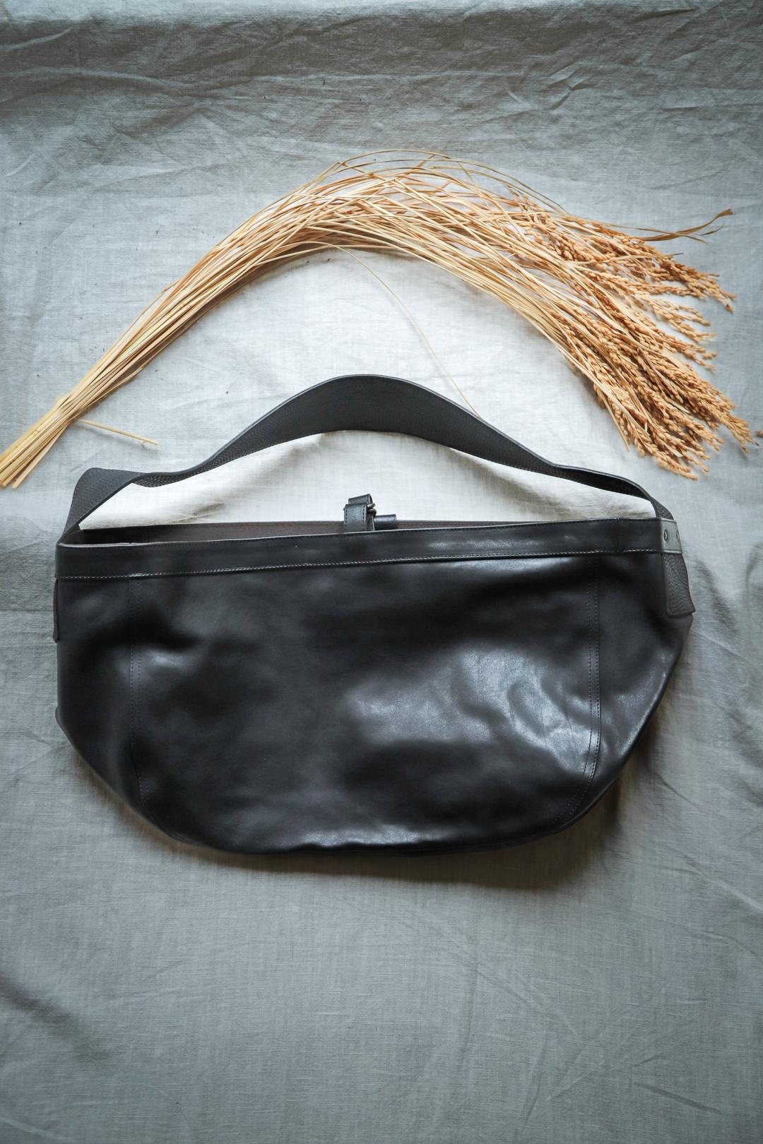 타이가 타카하시 Taiga Takahashi  - LOT.004 Newsboy Bag - Horse Leather