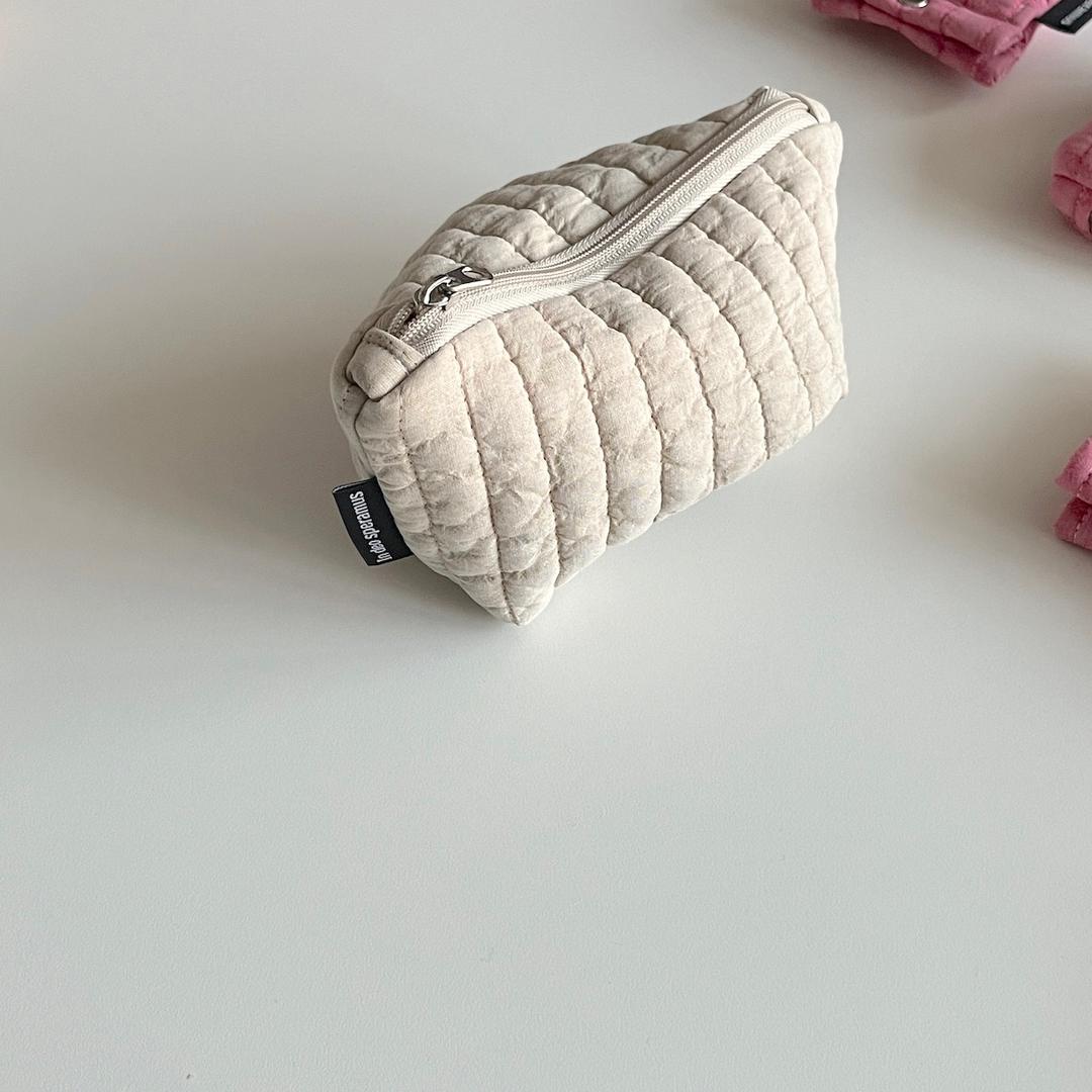 패딩 크림 파우치 (Padded cream pouch)