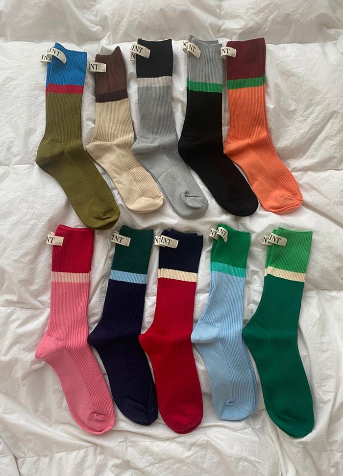 1+1)레터링 배색 장목 양말 (10color)