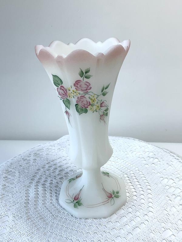 펜톤 "Rose Garden\" 베이스 Fenton \"Rose Garden\" Vase