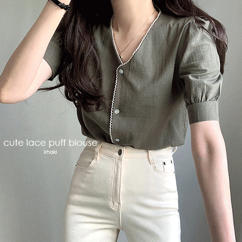 브이넥 큐트 레이스 반팔 퍼프 블라우스