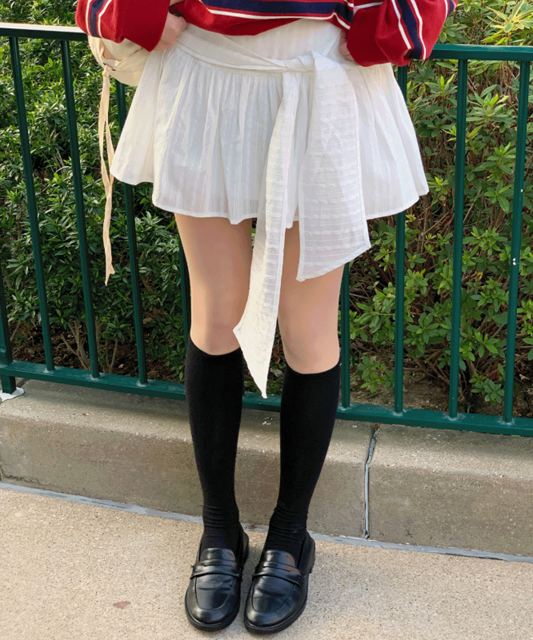 레터프롬문 [3/17 순차배송] 리본 타이 플레어 미니 스커트 ( 화이트 )