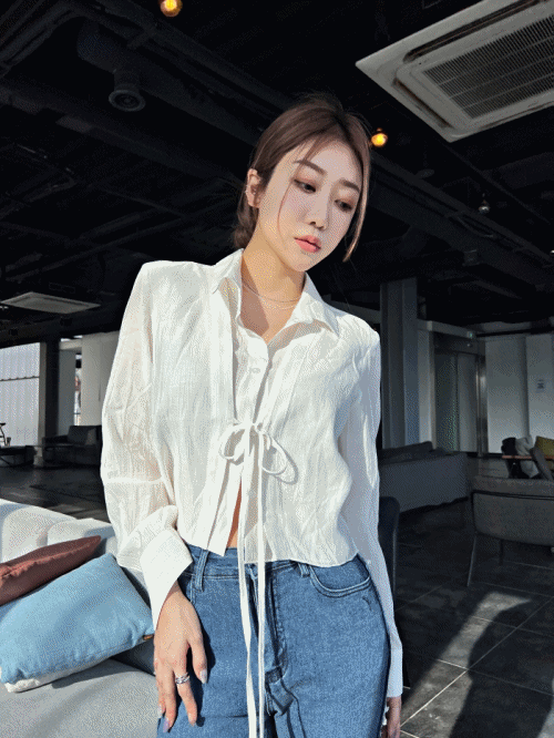이목 ![유니크] 매듭 포인트 웨스턴 블라우스(2color)