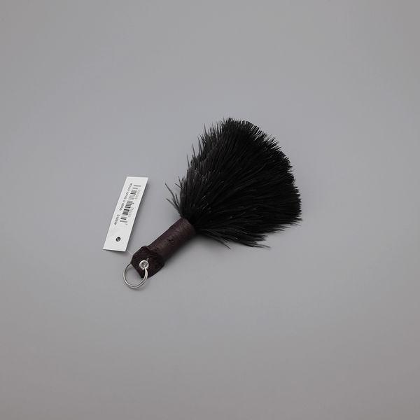 FEATHER KEY HOLDER_Germany