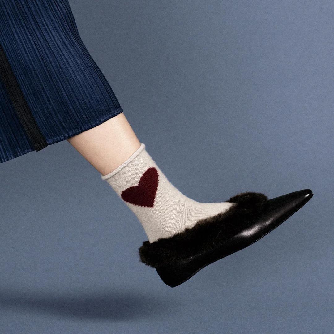 HFB921 Love Cashmere Socks: Beige