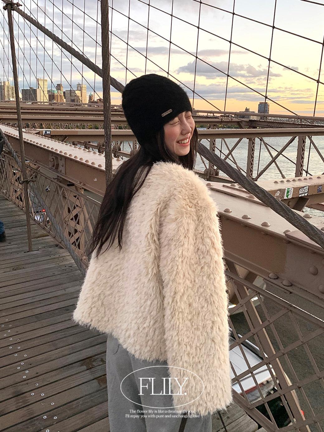 프릴리 [ONLY FLILY] Fluffy Cloud Knit Beanie