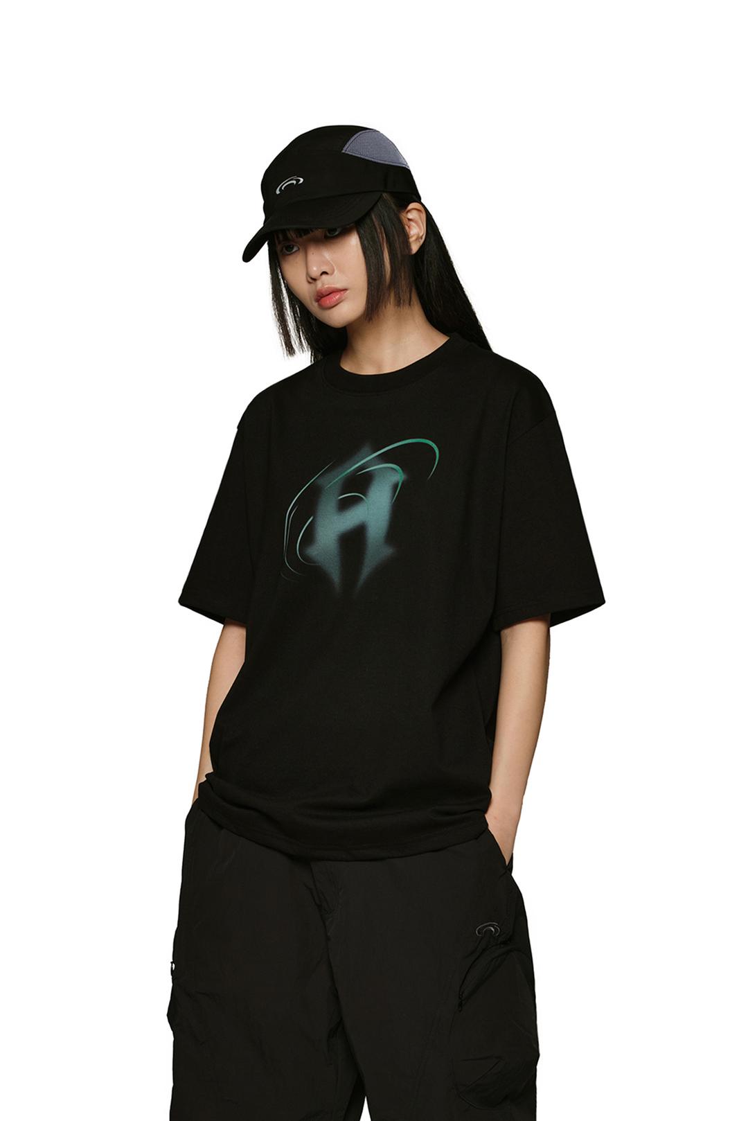 TRAIL GRAPHIC SHORT-SLEEVED T-SHIRT - BLACK