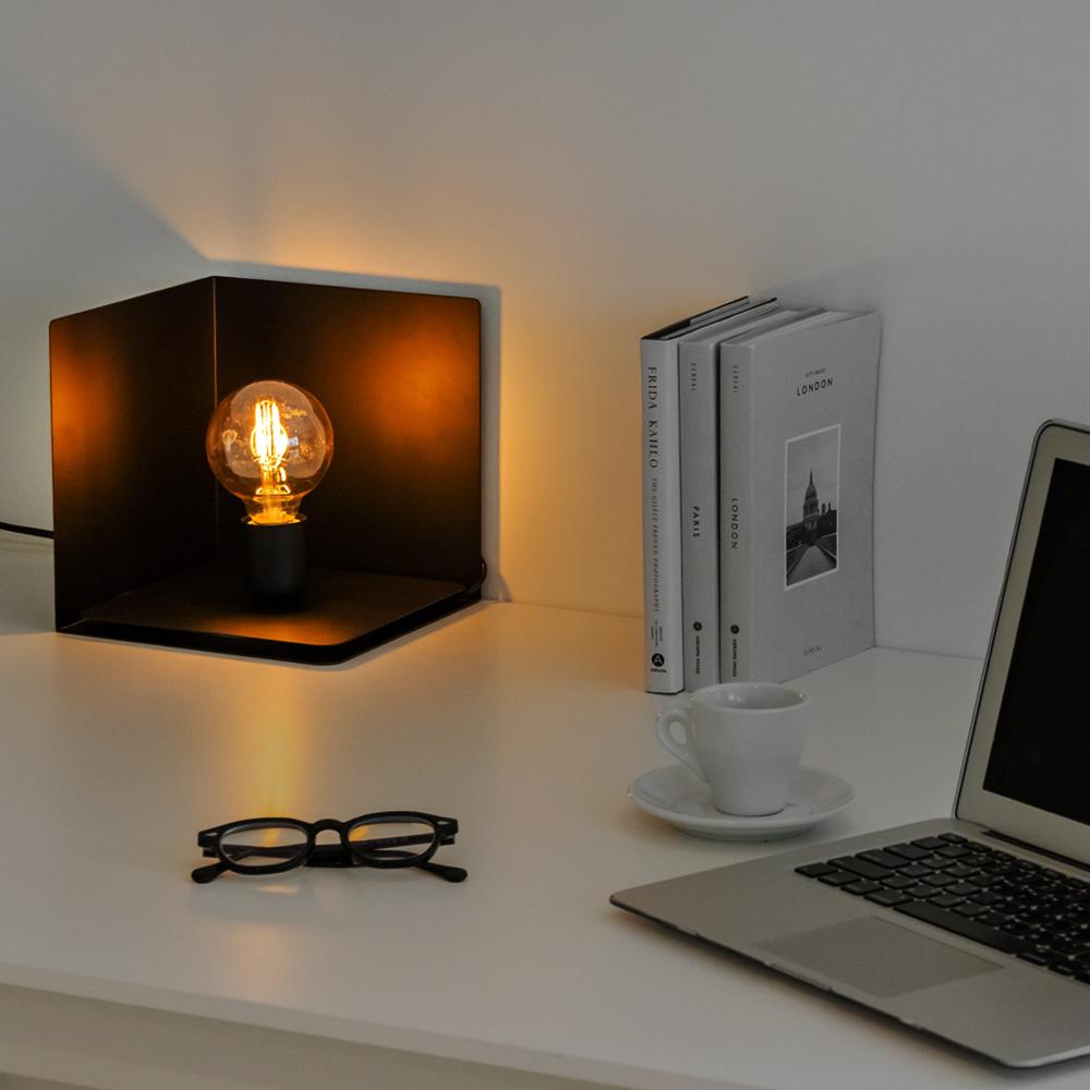 [유니크한 조명] 큐브 미드센추리 스탠드조명 (LED 에디슨전구 포함) 블랙/화이트