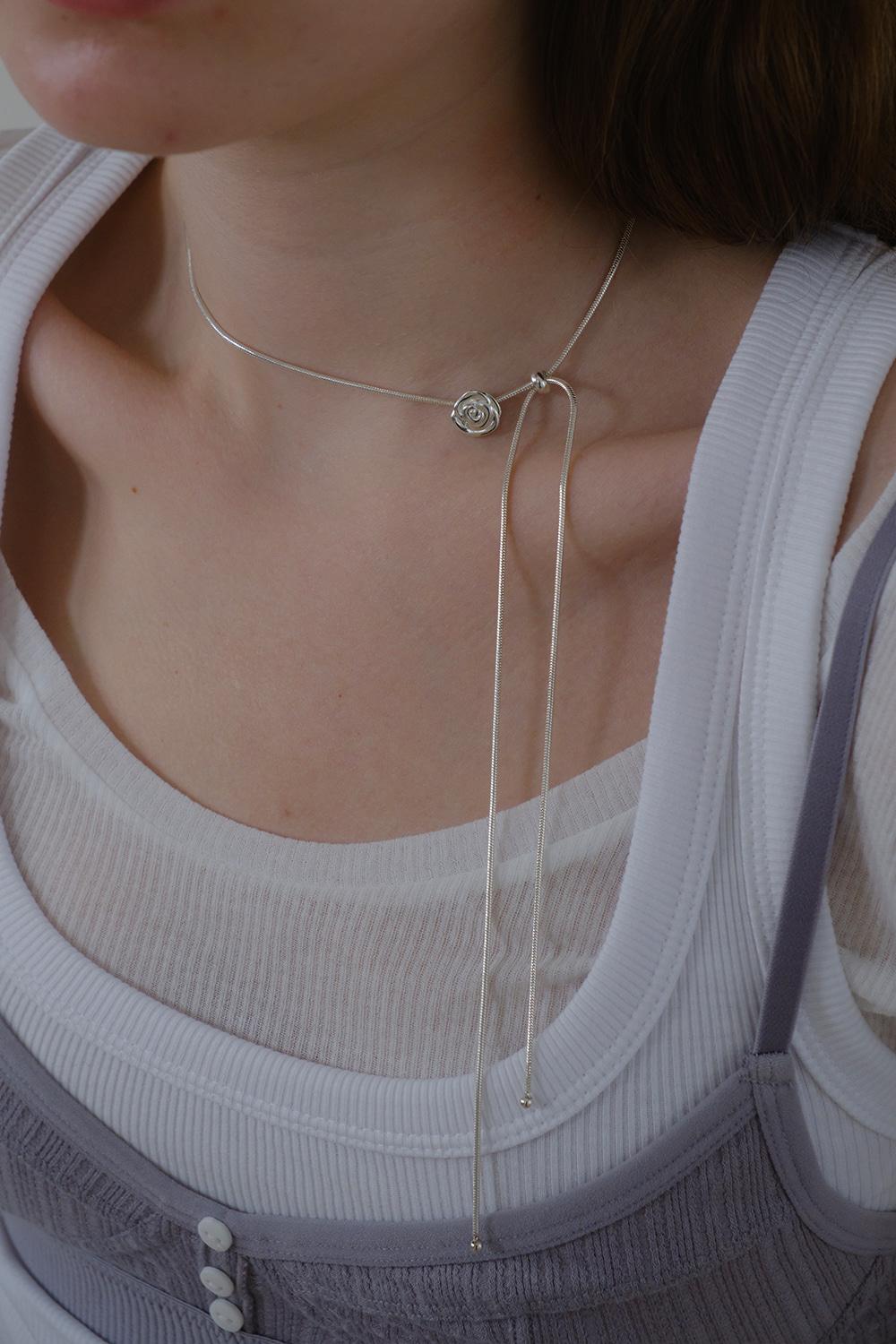 Rose rosy necklace
