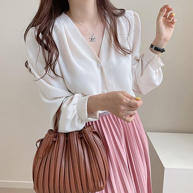 [국내/링클프리] 구김없는 브랜드퀄리티 청순 고급 브이넥 셔링 블라우스 N-07118