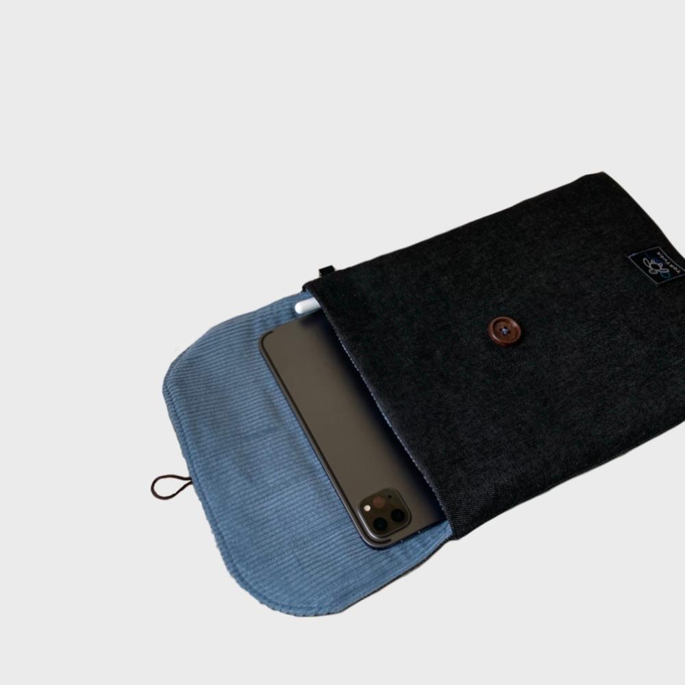 [또르뚜가] 데님 앤 코듀로이 이북파우치 (밀키블루)