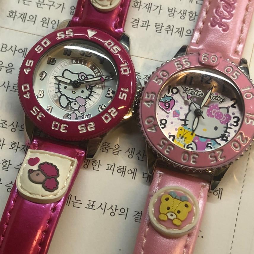 고전 키티 시계