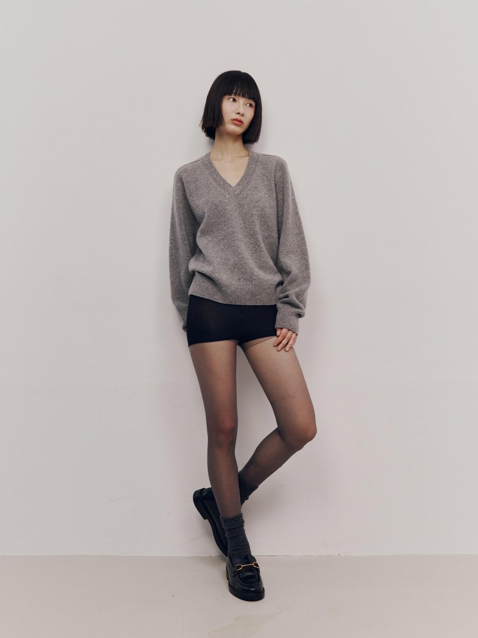 [11/22 예약배송] Signature V-neck Pullover (Grey)