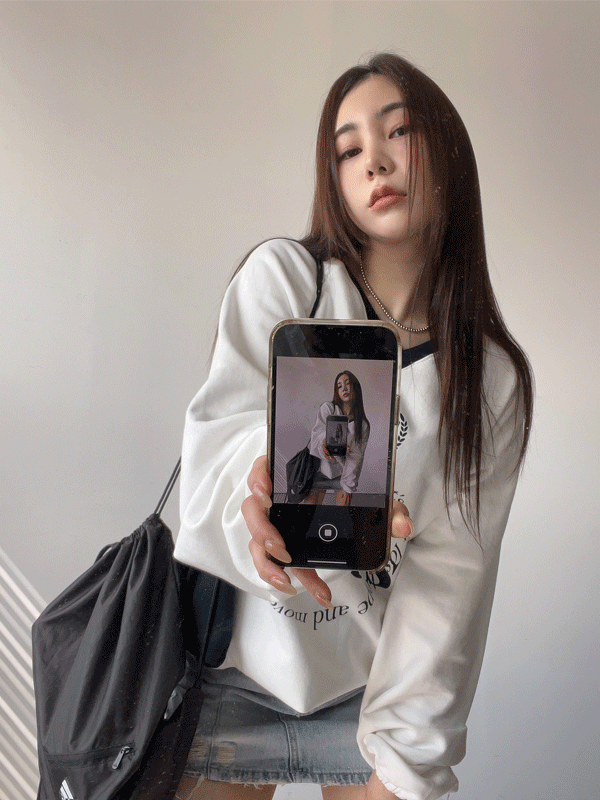레츠낫 브이넥 맨투맨