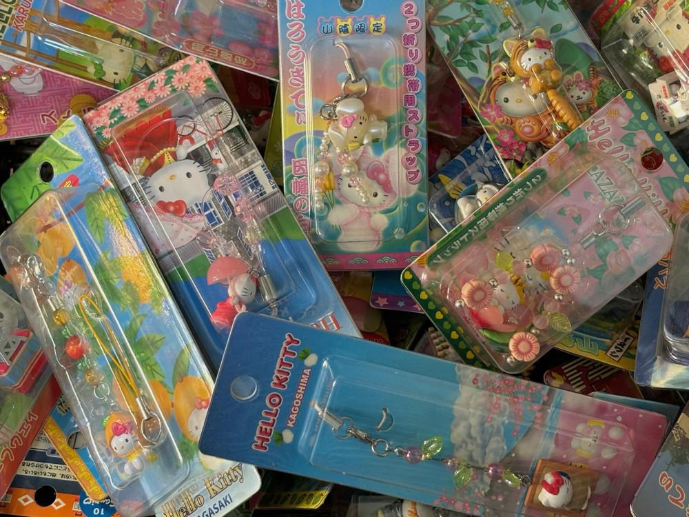 고전 키티 지역한정 스트랩 박스형 [ 중고렴 & 비즈형 ]