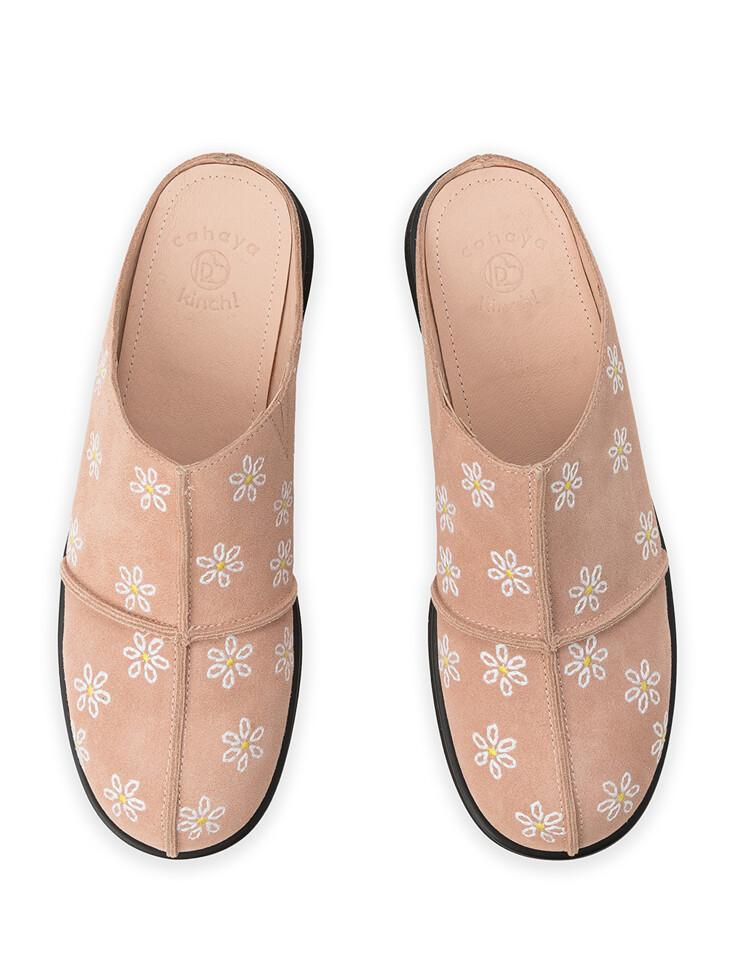 DAISY NEEDLE POINT MULE pink