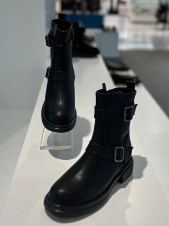 이런 상품 어때요? 세라 여성 앵클부츠 C23A404 2컬러 3CM