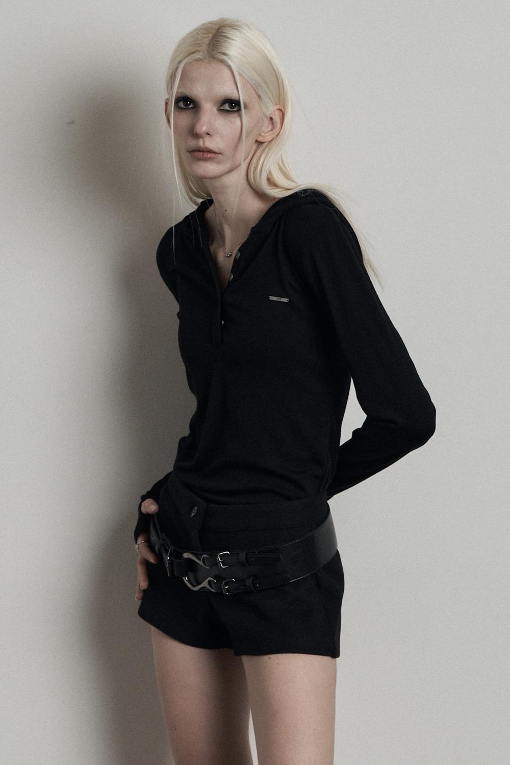 STEEL LOGO BUTTON HOODIE BLACK