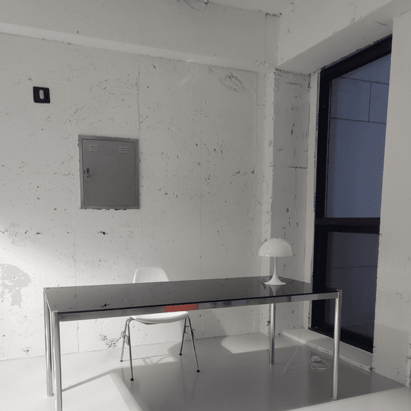 [GREY EDITION 30] Chrome Working Table