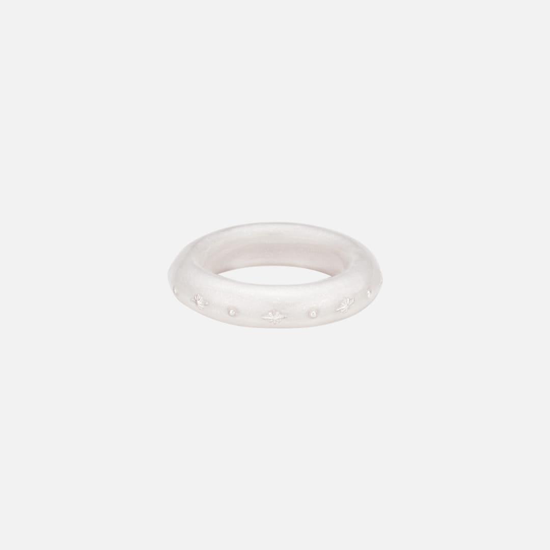 dazzling sky ring-white