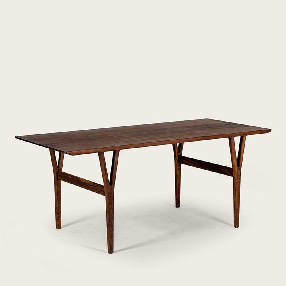 쿠르보 테이블 03 원목 월넛