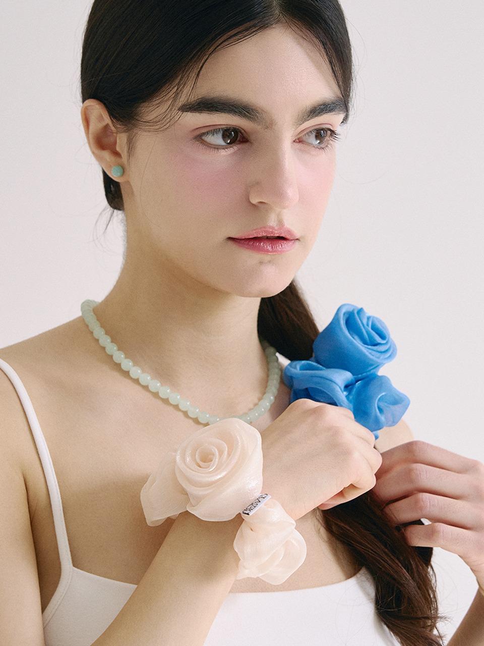 HSU007 Organza rose scrunchie