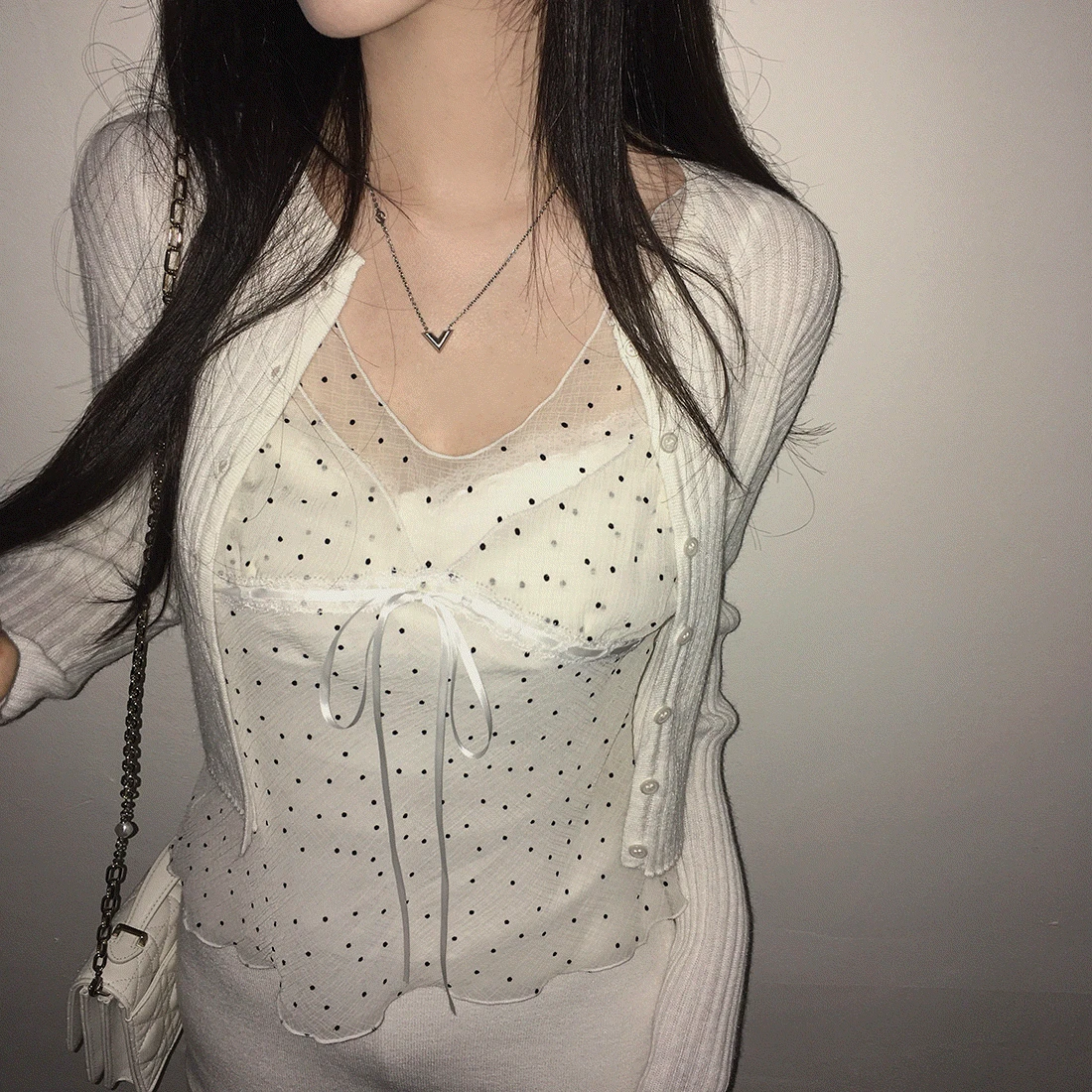 [문의대란] 클라우드 도트 시스루 나시 블라우스 - bl