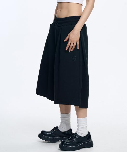 8부 멀티턱 스웨트 버뮤다 블랙