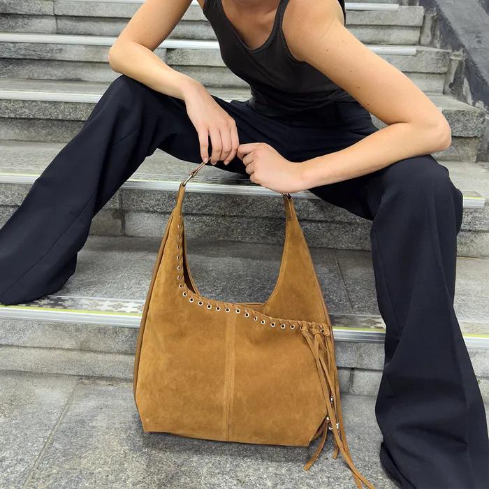 medium slash hobo bag (suede camel)