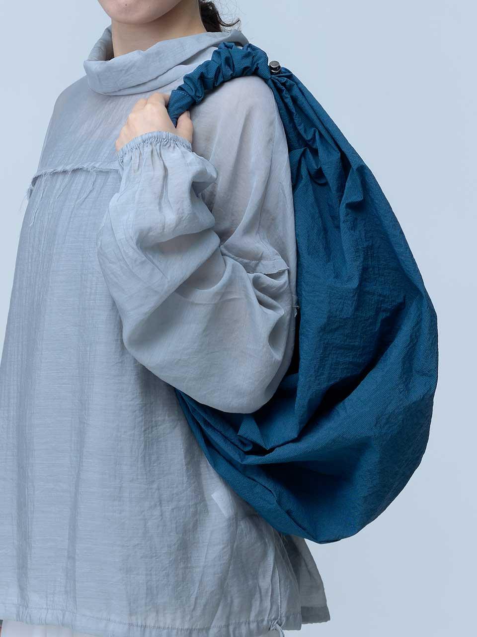 [8/20 예약 판매] Mid Tangle Twist Bag_Blue
