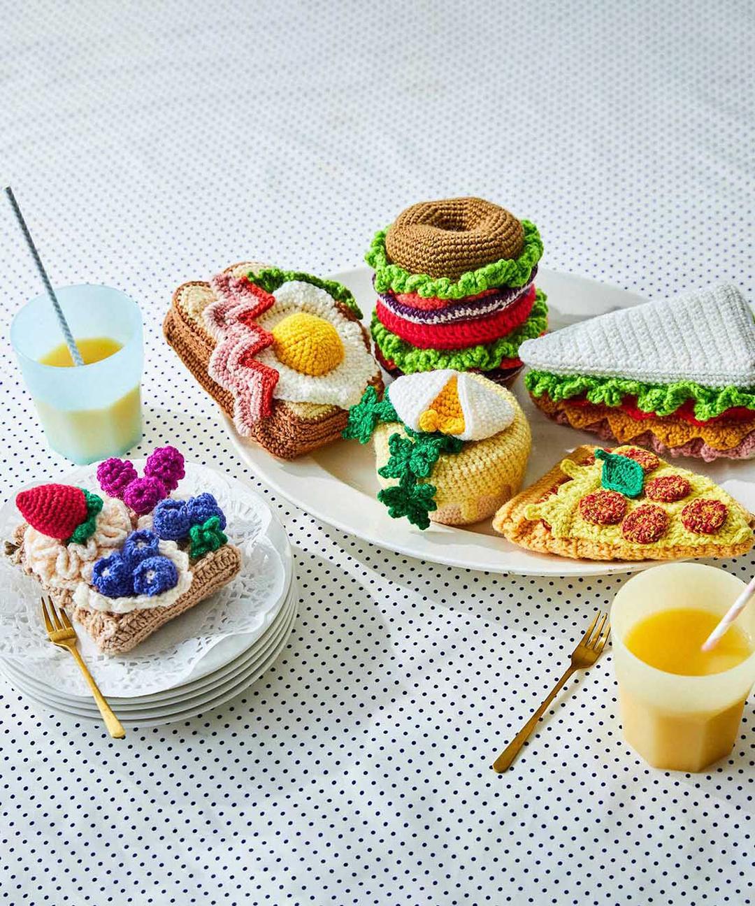 今日のブランチはどれにする？ かぎ針編みの楽しいカフェメニューポーチの会｜Couturier[クチュリエ]｜フェリシモ【公式通販】