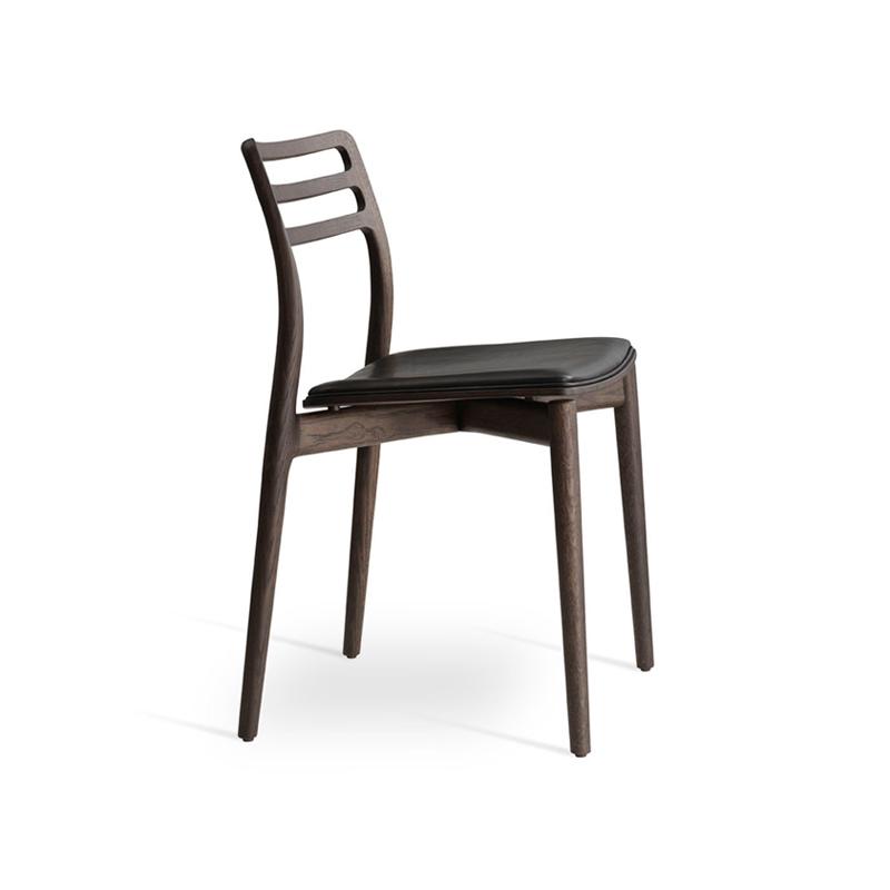 [vipp] 빕 481 cabin chair (dark oak/black leather)
