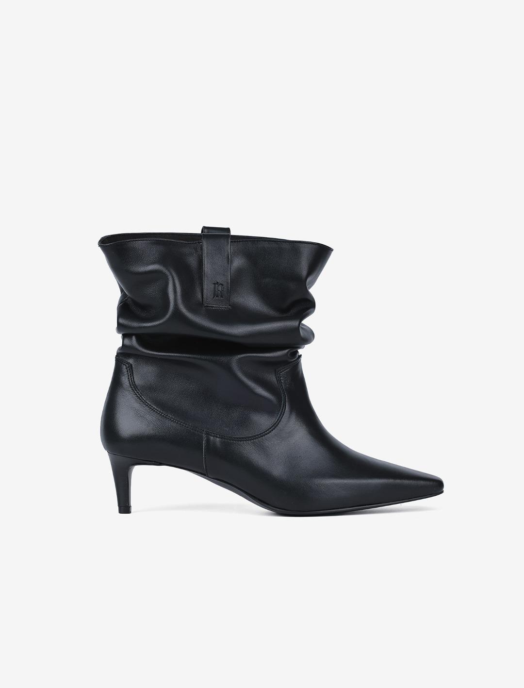 040 Low Marco wrinkle ankle boots (Black)