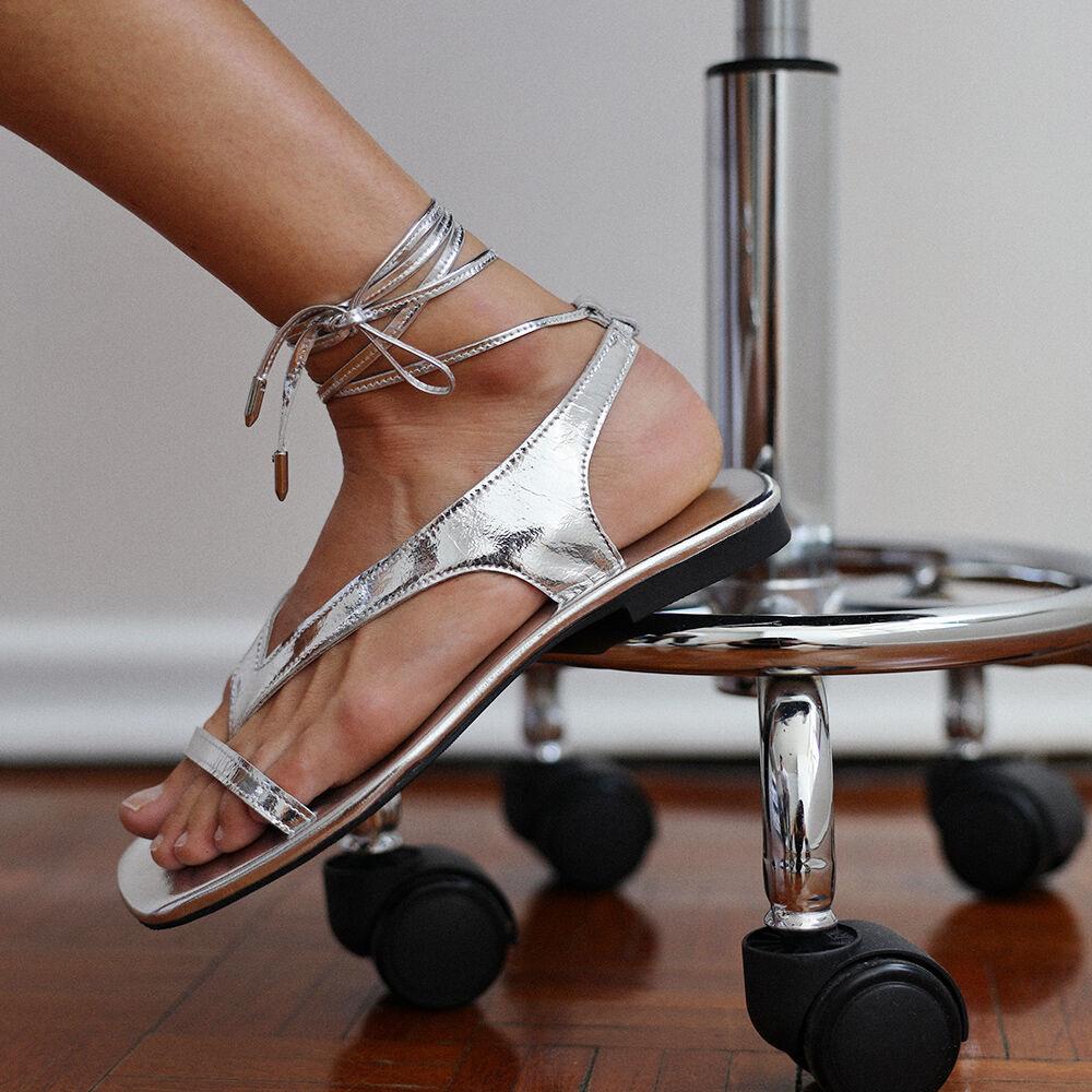 CLOE 2Way strap flat sandals - 3colors 클로이 스트랩 탈부착 플랫샌들