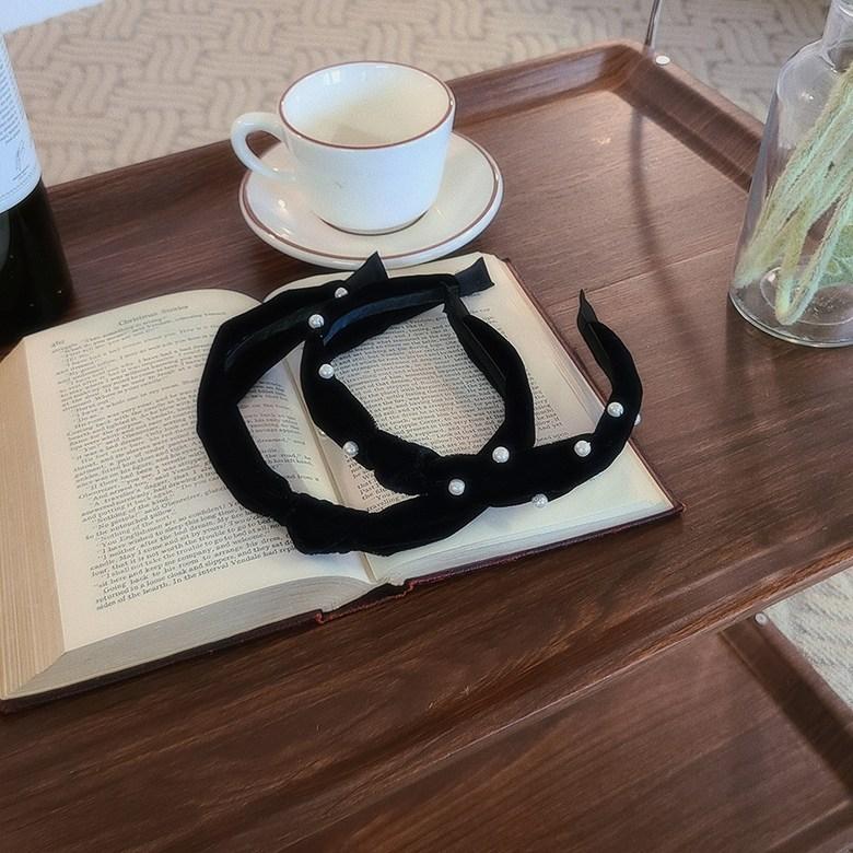 [블링살롱made/국내제작] 메리 진주 매듭 벨벳 머리띠 슬림 헤어밴드 셀프웨딩 블랙 드레스 파티용 백설공주 머리띠