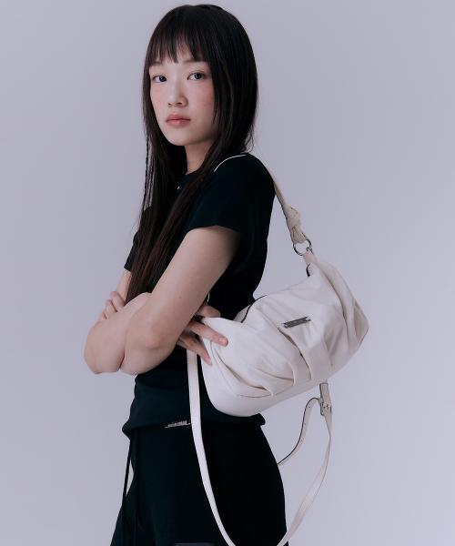 실른(SILN)  Shirring nylon shoulder bag (IVORY) - 사이즈 & 후기 | 무신사