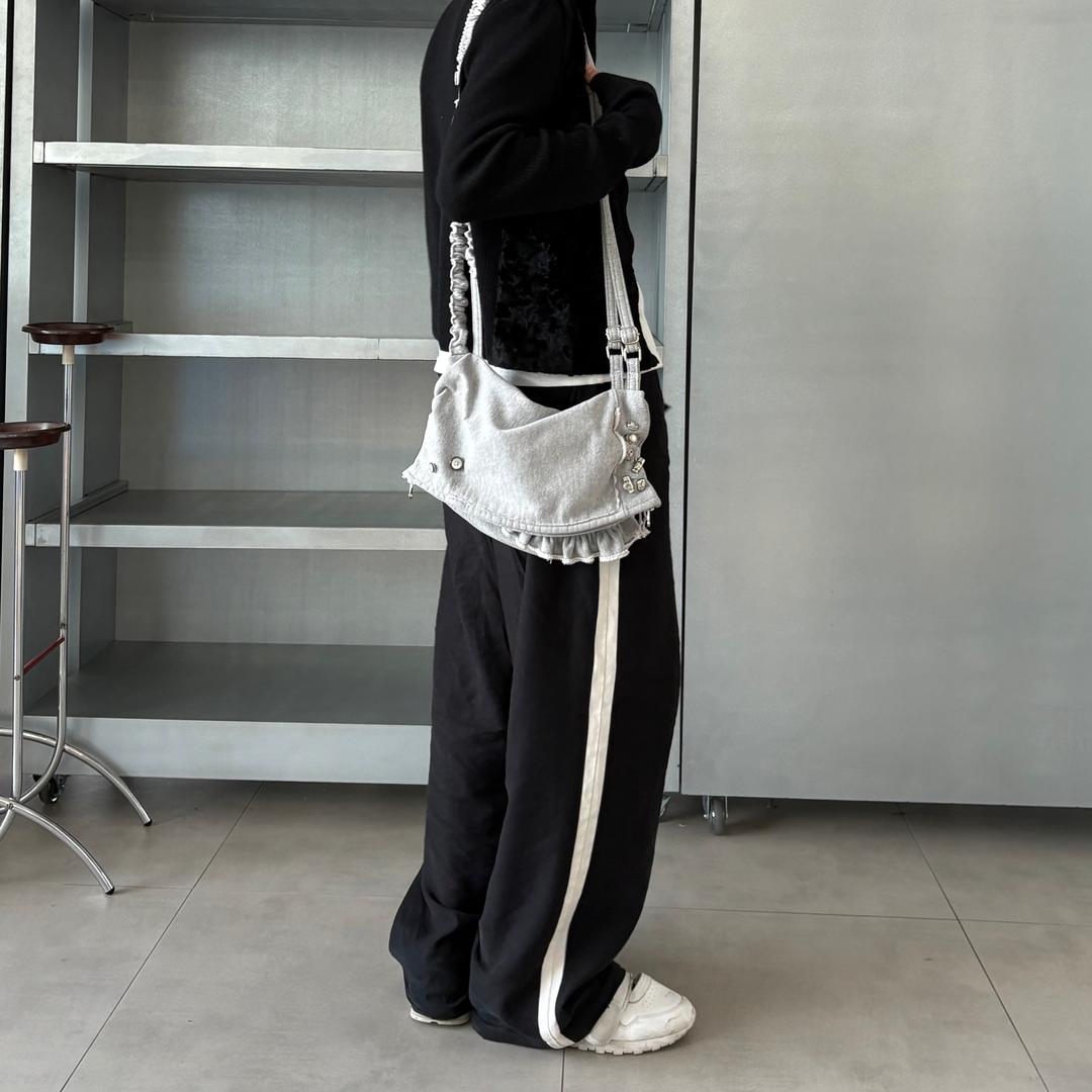 hoodie remade frill bag
