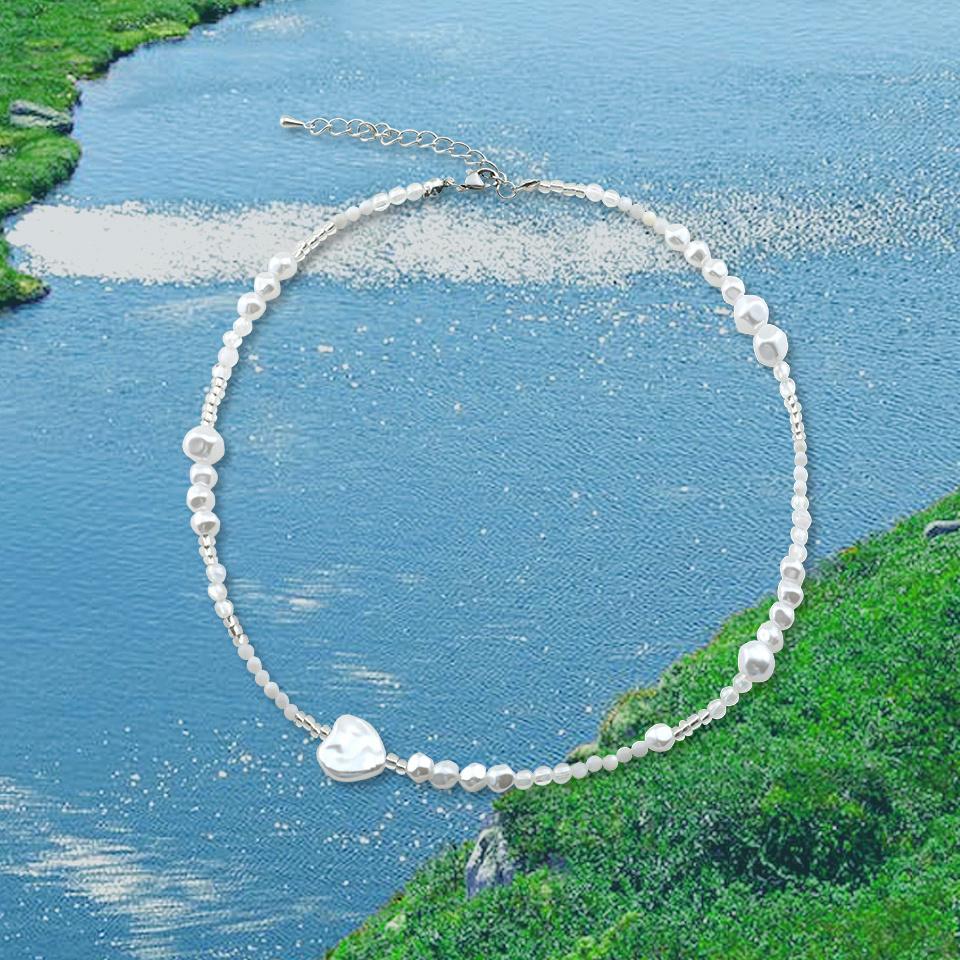 Yunseul Beads Necklace white