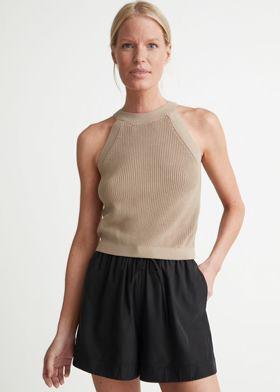 피티드 홀터 니트 탑