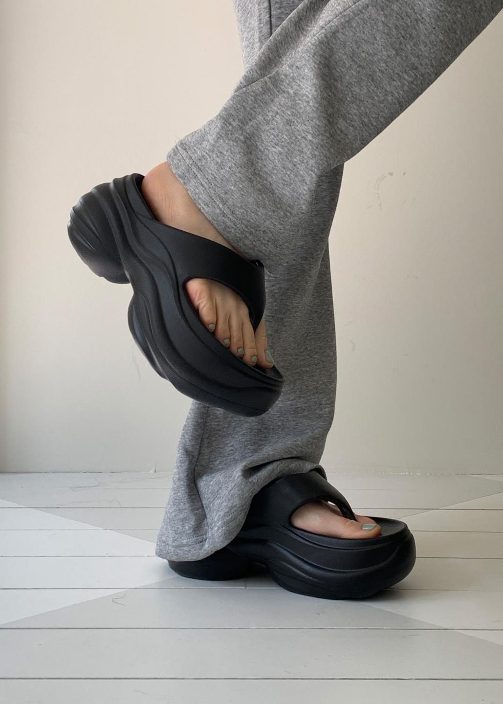 FLAT FORM FLIP FLOP