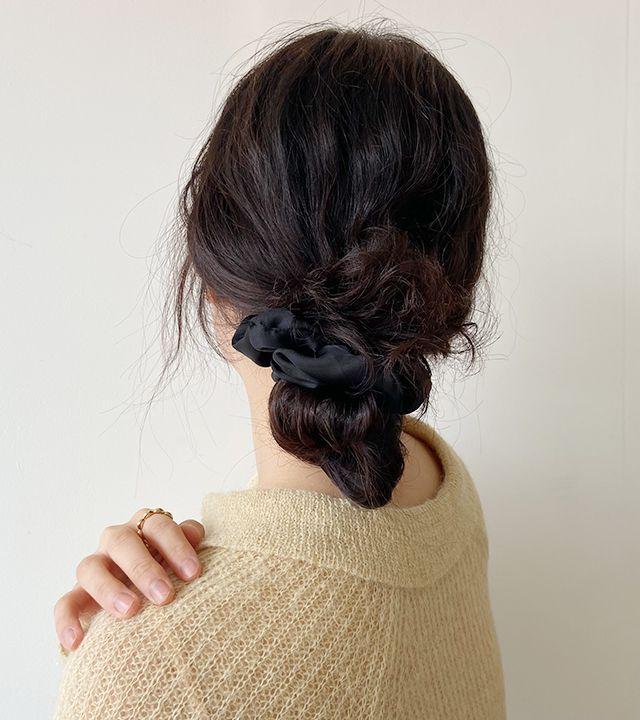 후기입증2개구매시할인 꾸안꾸 감성룩 코디 새틴 스크런치 곱창밴드 머리끈