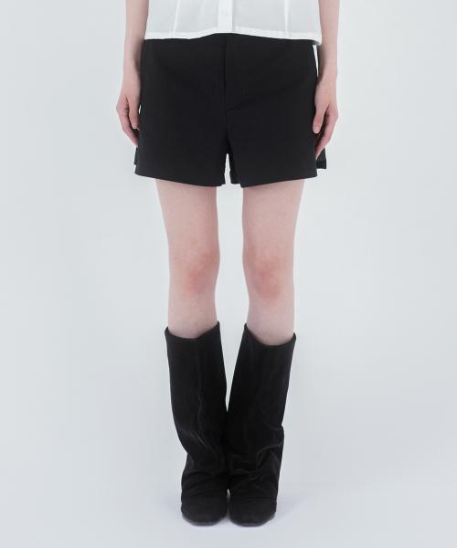 Slit short pants BLACK