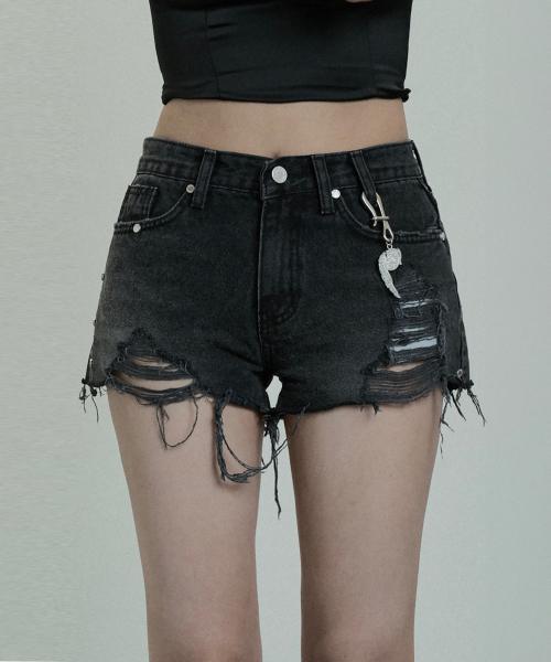 Rivet Damage Keyring Shorts pants (Black)