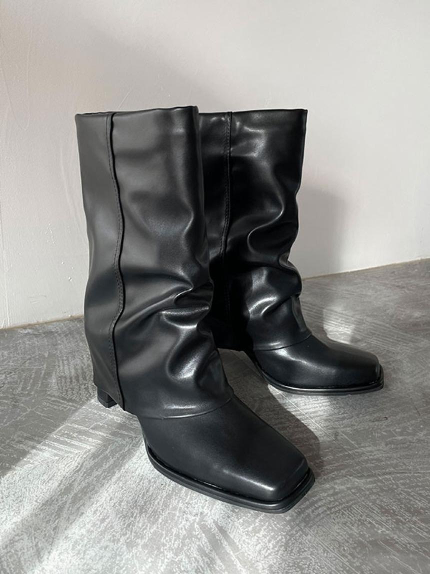Odds boots