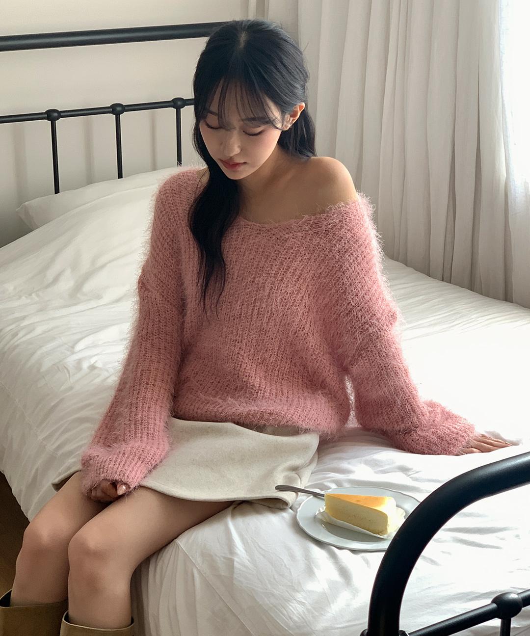 마이온샵 [오프숄더가능/여리핏] 러뷰 솔잎 앙고라 브이넥 니트 (44~88) (원숄더니트-앙고라니트-루즈핏니트-폭닥니트-솔잎니트-여리핏니트-하객룩-퍼니트-브이니트-간절기니트)