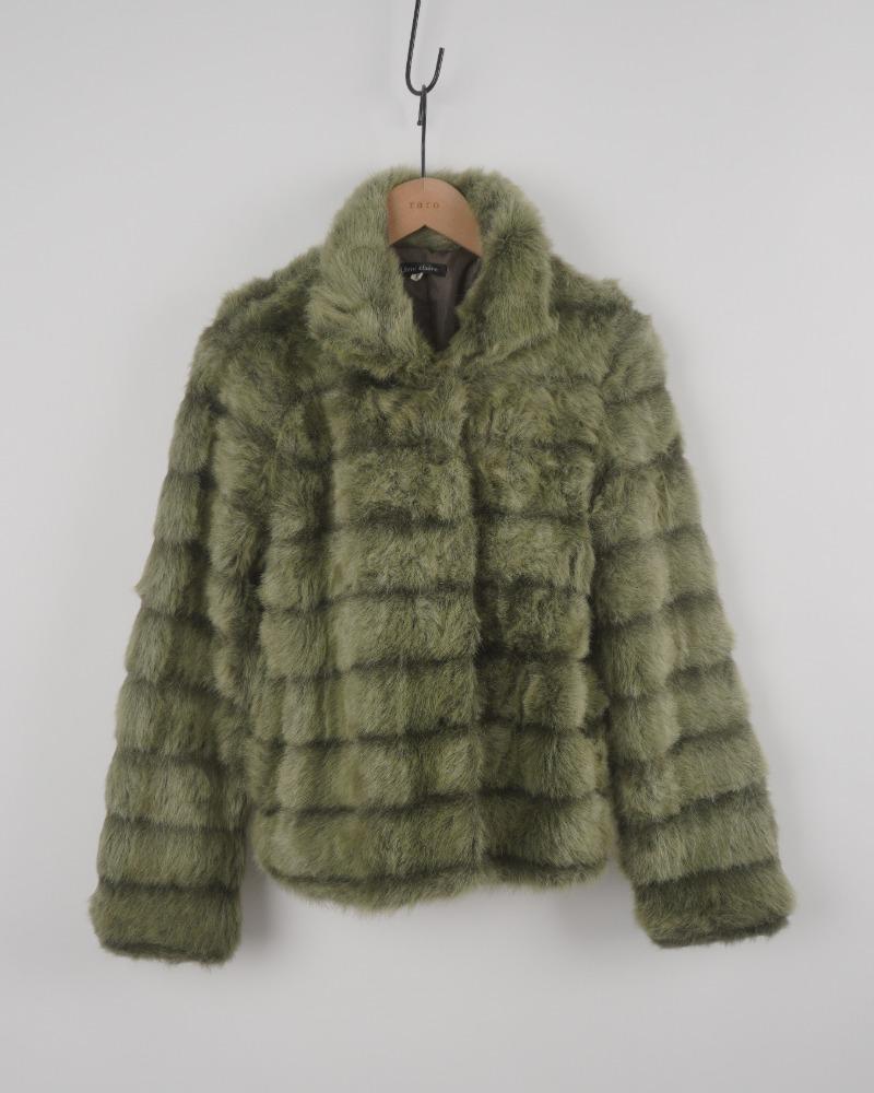 Livre claire fur jacket