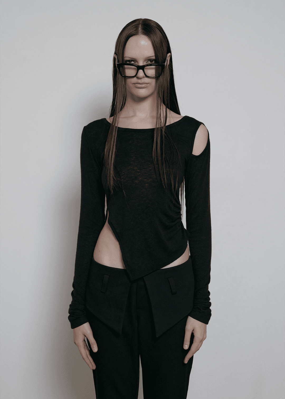 SLEEVE HOLE SHIRRING TOP, BLACK
