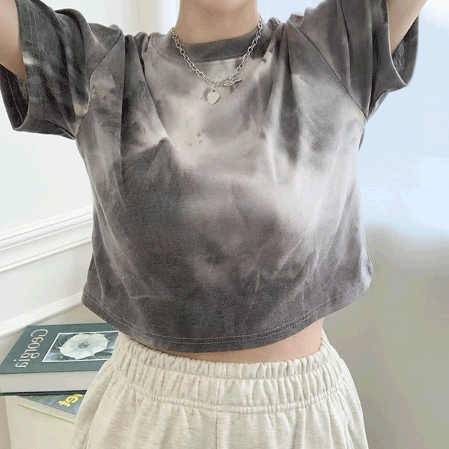 [당일발송] 색감좋은 물나염 프린팅 티셔츠