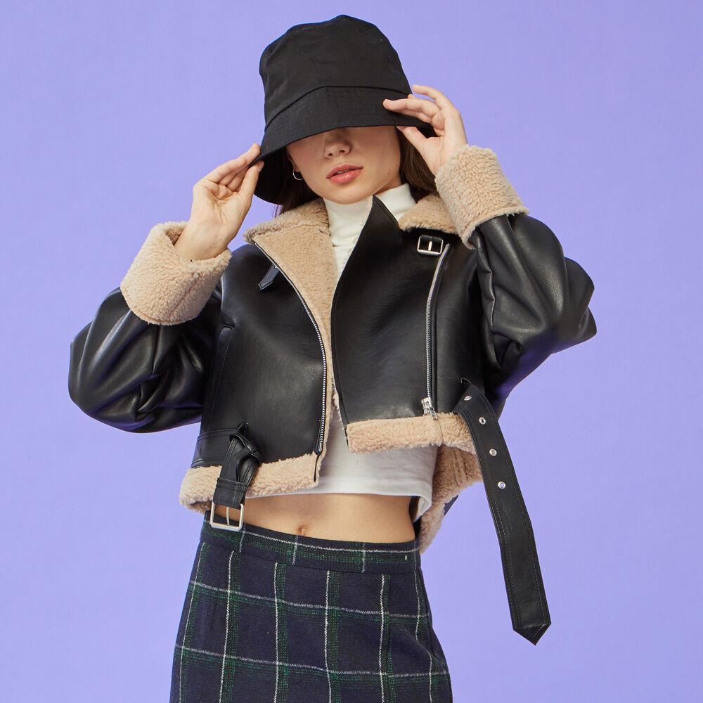 [예린 착용][벨트탈부착] WOMEN 크롭 오버핏 무스탕 플리스 자켓 Black_Beige [라이더 ver.]